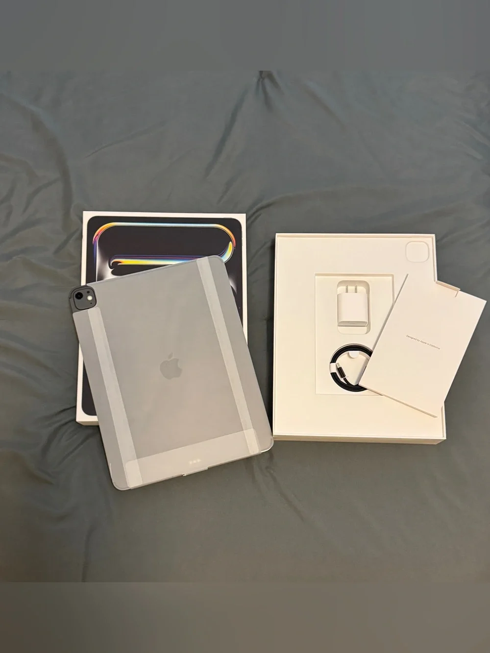 Brand new in box M5 iPad Pro 13in WiFi + Cellular unlocked-